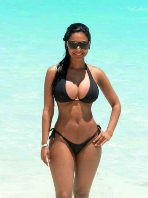 Сексуальные девушки в бикини (45 фото)