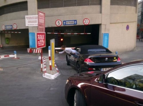 Когда дамы за рулём (31 фото) Когда дамы за рулём (31 фото)