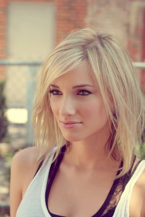 Симпатичные девушки из соцсетей (26 фото)