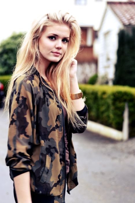 Симпатичные девушки из соцсетей (26 фото)