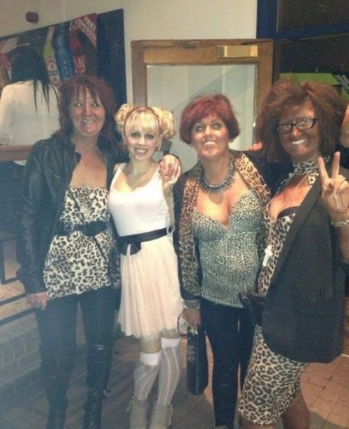 Как молодёжь отдыхает в ночных клубах (34 фото)