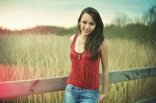 Симпатичные девушки из соцсетей (26 фото)