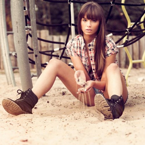 Симпатичные девушки из соцсетей (26 фото)