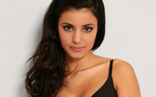 Симпатичные девушки из соцсетей (26 фото)