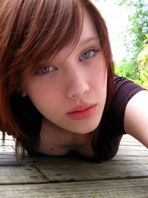 Симпатичные девушки из соцсетей (26 фото)