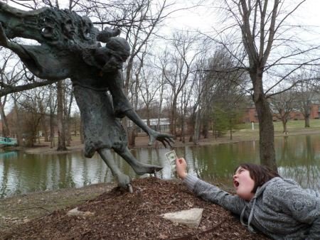 Прикольные фотографии с памятниками (13 шт) Прикольные фотографии с памятниками (13 шт)