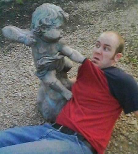 Прикольные фотографии с памятниками (13 шт) Прикольные фотографии с памятниками (13 шт)