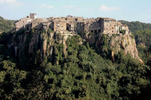 15 Прекрасных городов и деревень на вершинах холмов