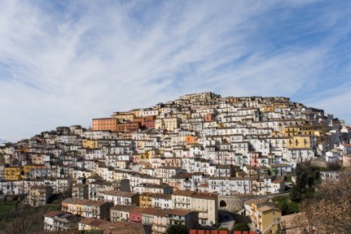 15 Прекрасных городов и деревень на вершинах холмов