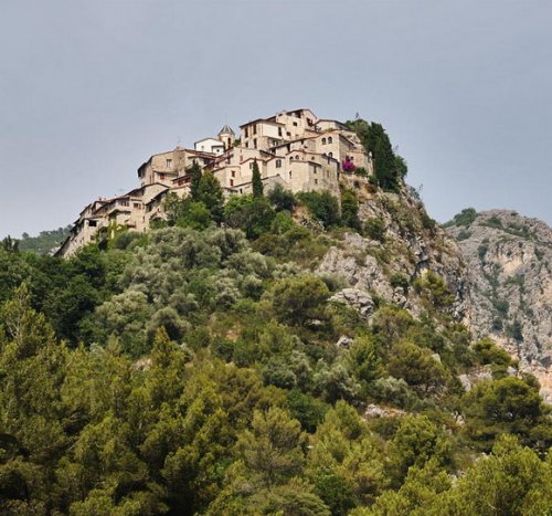 15 Прекрасных городов и деревень на вершинах холмов