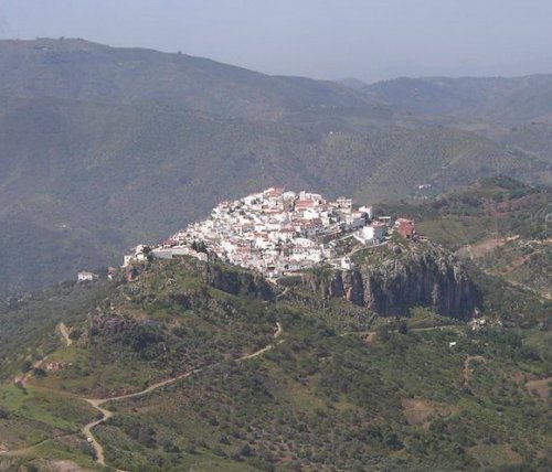 15 Прекрасных городов и деревень на вершинах холмов