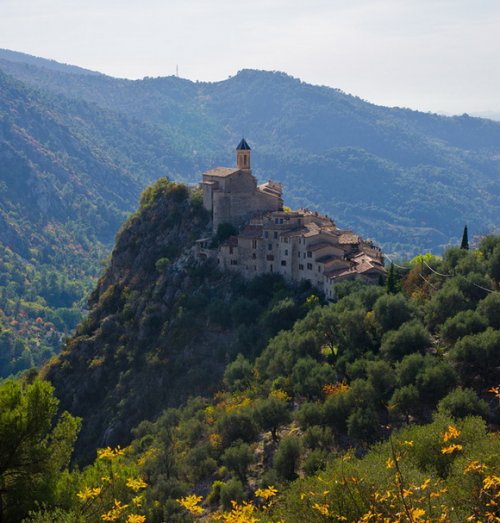 15 Прекрасных городов и деревень на вершинах холмов