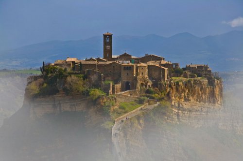 15 Прекрасных городов и деревень на вершинах холмов