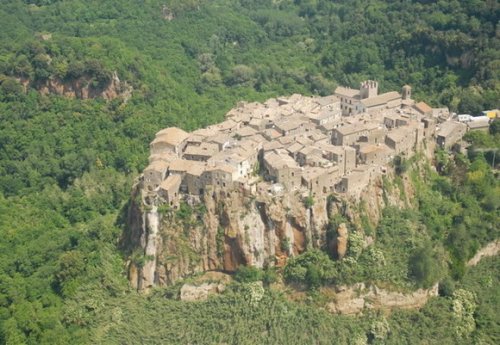 15 Прекрасных городов и деревень на вершинах холмов