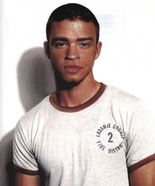 Если бы знаменитости были другой расы (16 фото)