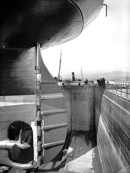 Ретро-фотографии строительства известных достопримечательностей (43 фото) Ретро-фотографии строительства известных достопримечательностей (43 фото)