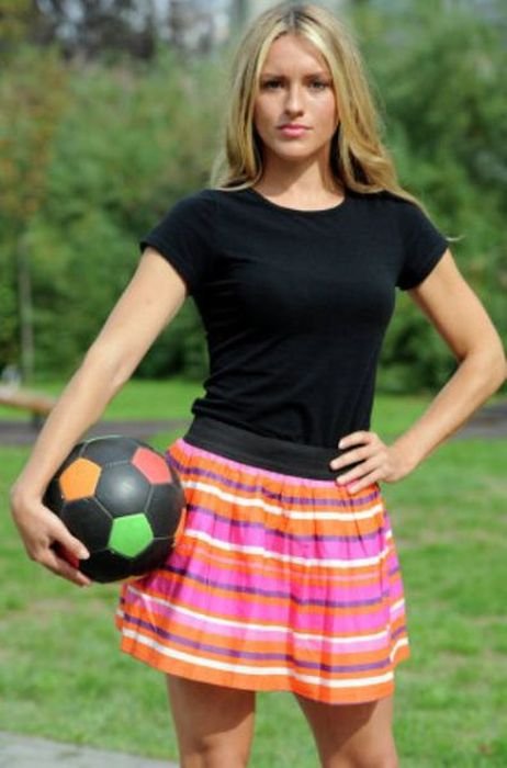 Тихана Немчич – первая женщина-тренер мужской футбольной команды (26 фото) Тихана Немчич – первая женщина-тренер мужской футбольной команды (26 фото)