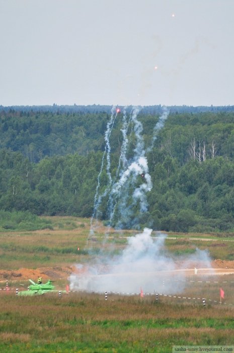 Фоторепортаж со съёмок танкового биатлона (30 фото) Фоторепортаж со съёмок танкового биатлона (30 фото)