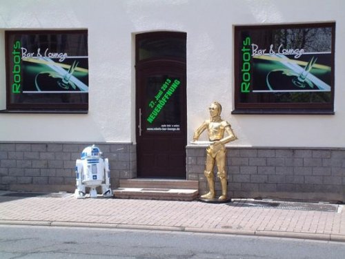 В немецком заведении «Robots Bar & Lounge» вас обслужит бармен-робот