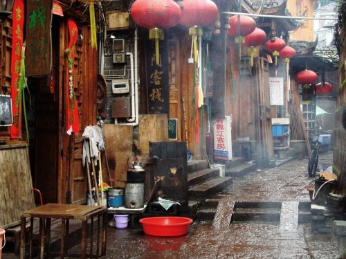 Фенгуанг – город, застывший во времени (19 фото)