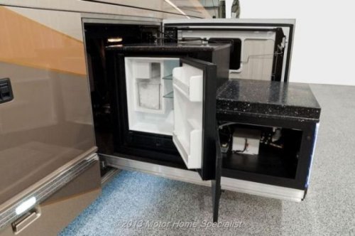 Роскошный дом на колёсах "Оазис" (33 фото)