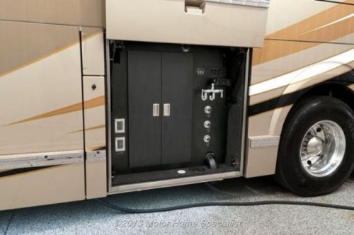 Роскошный дом на колёсах "Оазис" (33 фото)