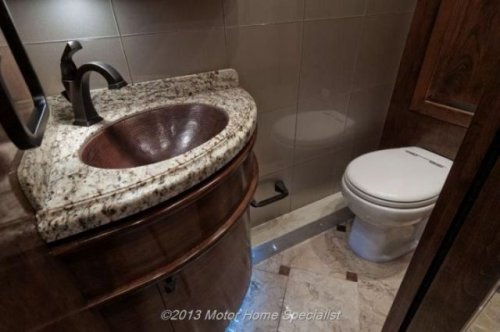 Роскошный дом на колёсах "Оазис" (33 фото)