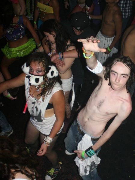 Клабберы на ночных тусовках (29 фото)