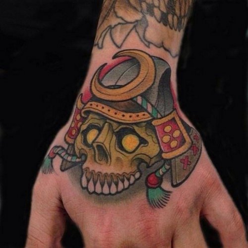 Люди и татуировки (23 фото)