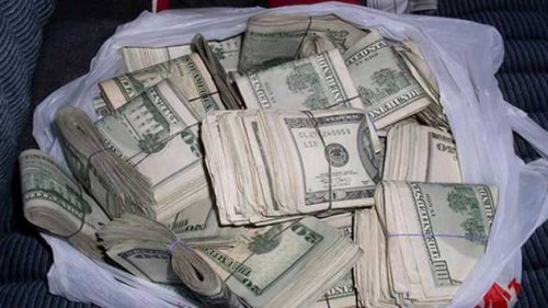 10 Честных человек, которые нашли крупную сумму денег и вернули её