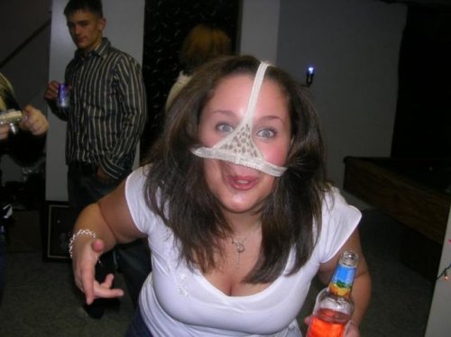 Чудаки и глЯмурные красотки из соцсетей (38 фото)