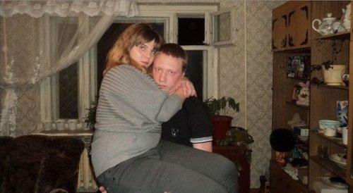 Чудаки и глЯмурные красотки из соцсетей (38 фото)