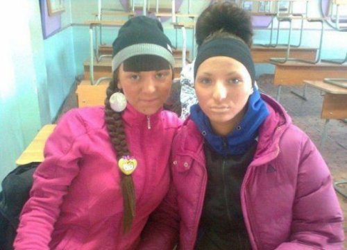 Чудаки и глЯмурные красотки из соцсетей (38 фото)