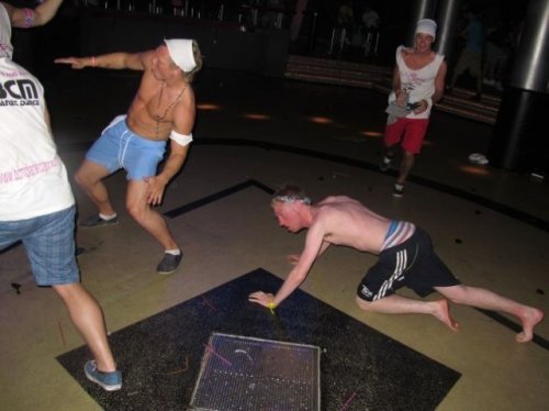 Клабберы на ночных тусовках (29 фото)