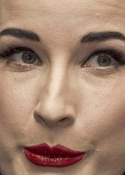 Лица знаменитостей крупным планом (30 фото) Лица знаменитостей крупным планом (30 фото)