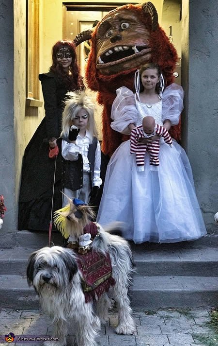 Прикольные костюмы на Хэллоуин для всей семьи (12 фото) Прикольные костюмы на Хэллоуин для всей семьи (12 фото)