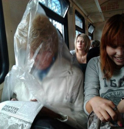 Странные пассажиры в общественном транспорте (34 фото)