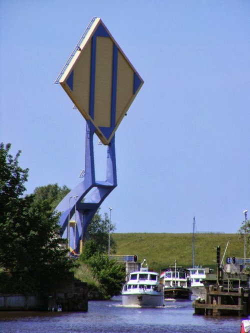 10 Великолепных разводных мостов