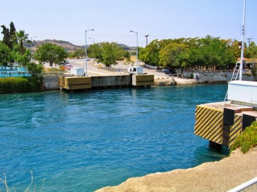 10 Великолепных разводных мостов