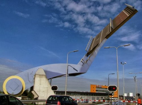 10 Великолепных разводных мостов