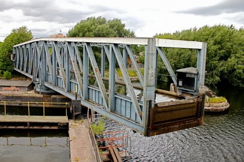 10 Великолепных разводных мостов