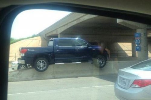 Фотоприколы из мира автомобилей (33 фото)