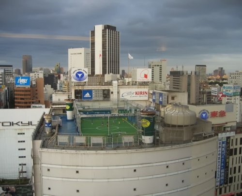 12 Необычно расположенных спортивных сооружений (37 фото)