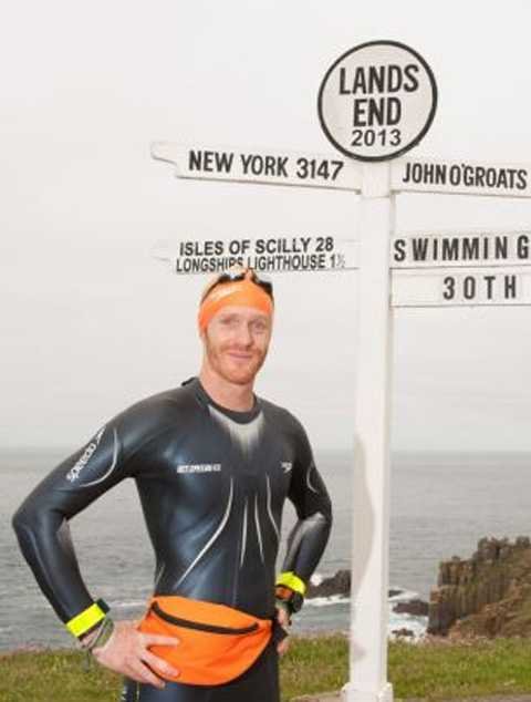 32-летний мужчина проплыл вдоль восточного побережья Великобритании (13 фото) 32-летний мужчина проплыл вдоль восточного побережья Великобритании (13 фото)