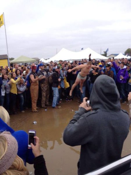 Весёлые студенческие годы (29 фото) Весёлые студенческие годы (29 фото)