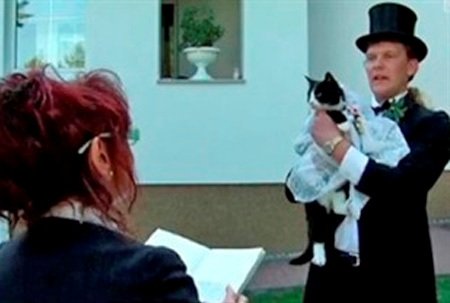 12 Невероятных людей, которые связали себя узами брака с животными 12 Невероятных людей, которые связали себя узами брака с животными