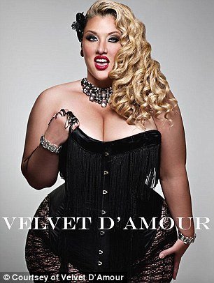 Самой толстой в мире моделью является американка Велвет Д'Амур (6 фото) Самой толстой в мире моделью является американка Велвет Д'Амур (6 фото)