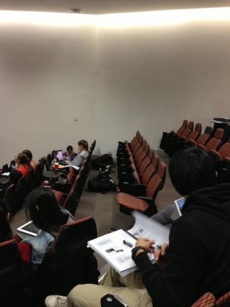 Самые странные и необычные места для сна (30 фото)