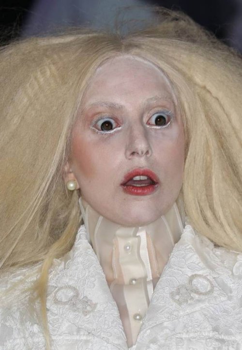 Lady Gaga на церемонии награждения "Женщина года Glamour" (3 фото)