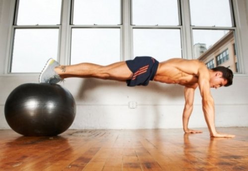 Люди, которые строят своё тело (12 фото)